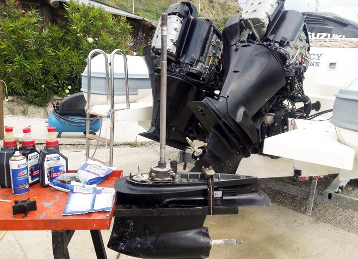 Riparazione motore barca